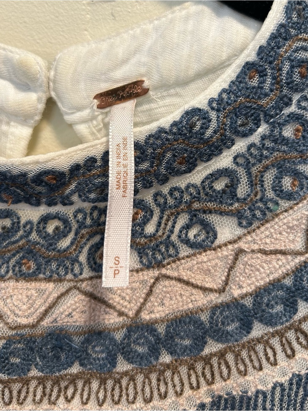 Free People Snow Bunny Ivory Blue Embroidered Top Sz S Boho Festival Indie Folk - Picture 2 of 7